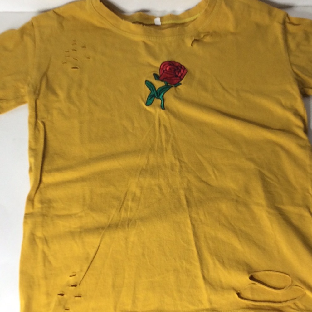 Gold with a rose T-shirt size small
